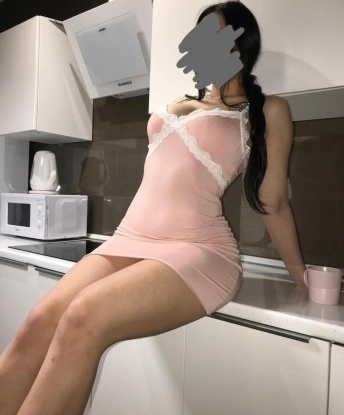 💋 Со мной ты окунешься в мир страсти и наслаждения, наша встреча будет запоминающейся. Я умею создавать атмосферу, в которой ты полностью расслабишься и получишь все, чего желаешь. Мои услуги разнообразны и могут удовлетворить самые сокровенные фантазии. 😈 Уверена, что тебе понравится мой огонек и энергия, которые я отдаю нашей встрече. Я могу быть твоей нежной девочкой или страстной госпожой - это зависит только от твоих желаний. Обещаю, фото полностью соответствуют реальности, и ты останешься доволен. 📸✨ Не откладывай на потом, позвони мне прямо сейчас и устрой настоящий праздник для своей души и тела. Со мной ты откроешь новые грани удовольствия. Жду нашу встречу, чтобы сделать твои фантазии реальностью. 💫💖 Москва Милочка